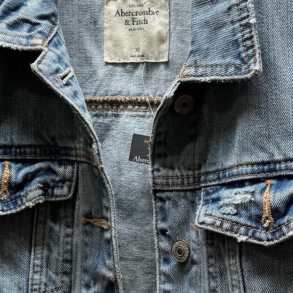 Abercrombie & Fitch Jean Vest - Picture 4 of 4